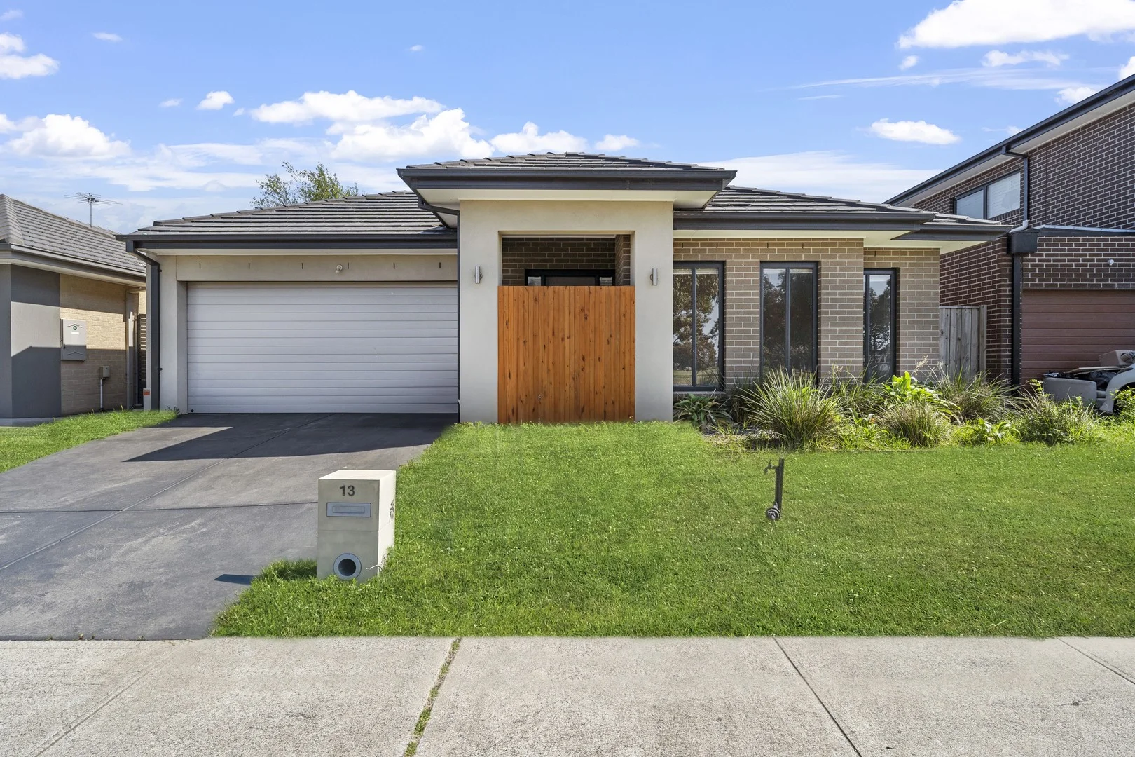 13 Montmarte Boulevard, Burnside VIC 3023
