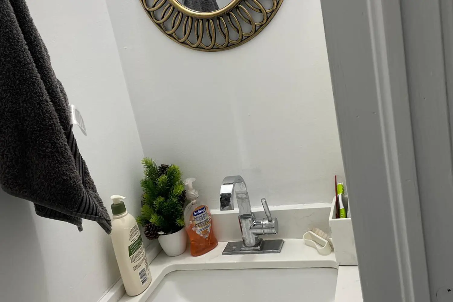 Additional image 10 of 1086 Canfield Crescent