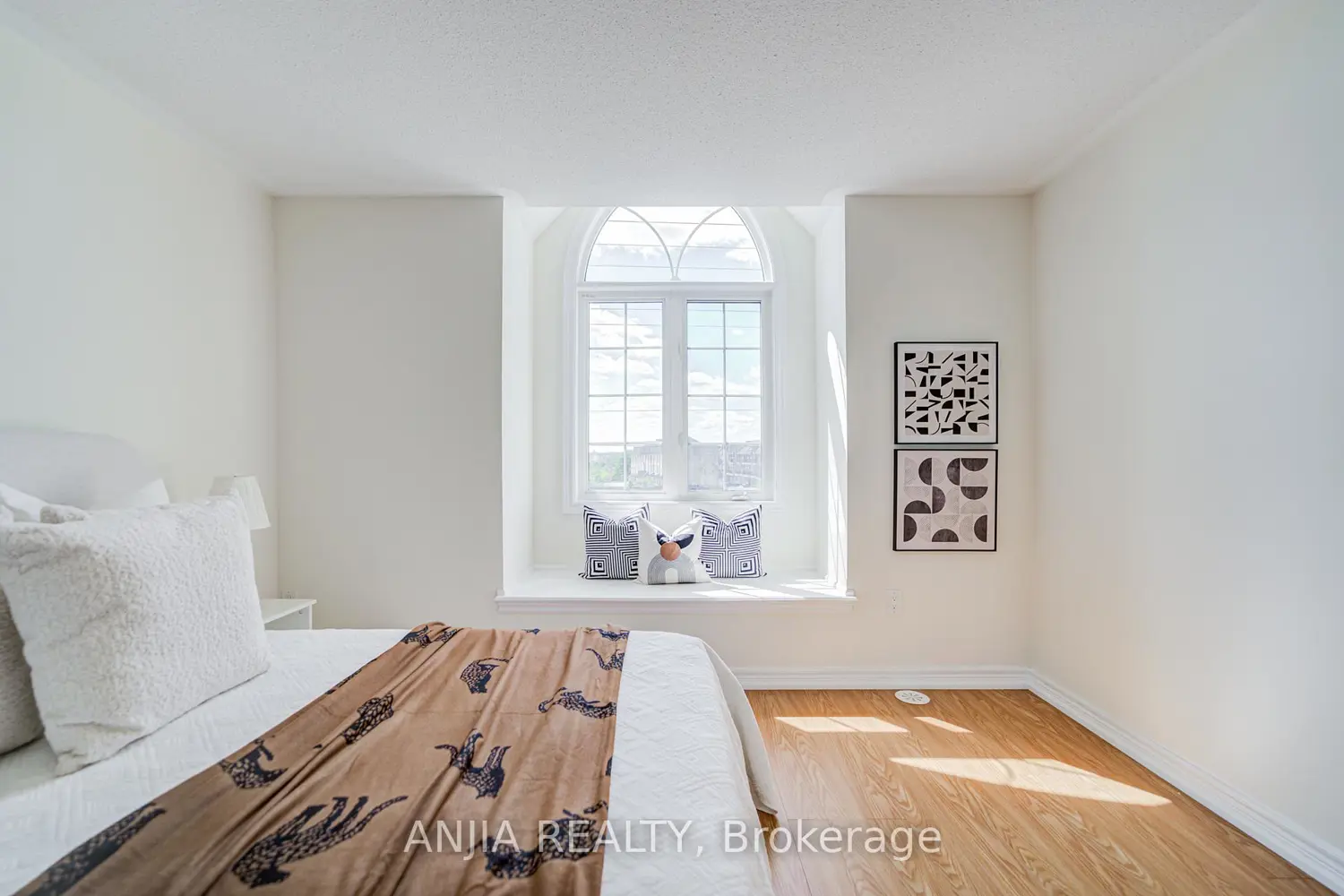 Additional image 15 of 9349 Kennedy Road