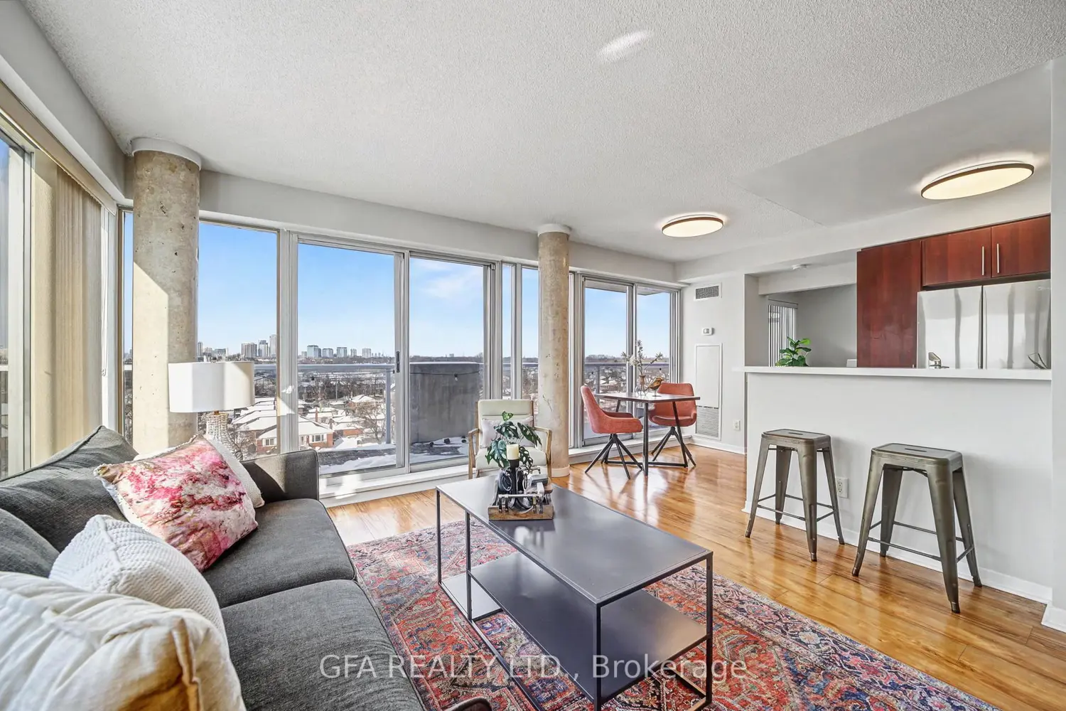 Additional image 3 of 1040 The Queensway Street 720