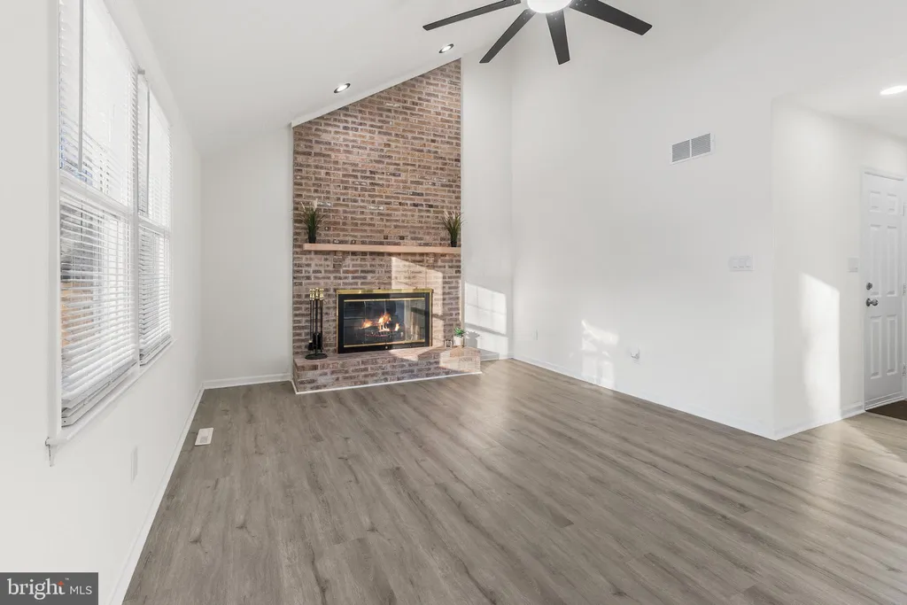 Additional image 16 of 210 W Silver Fox Road, Newark, DE 19702