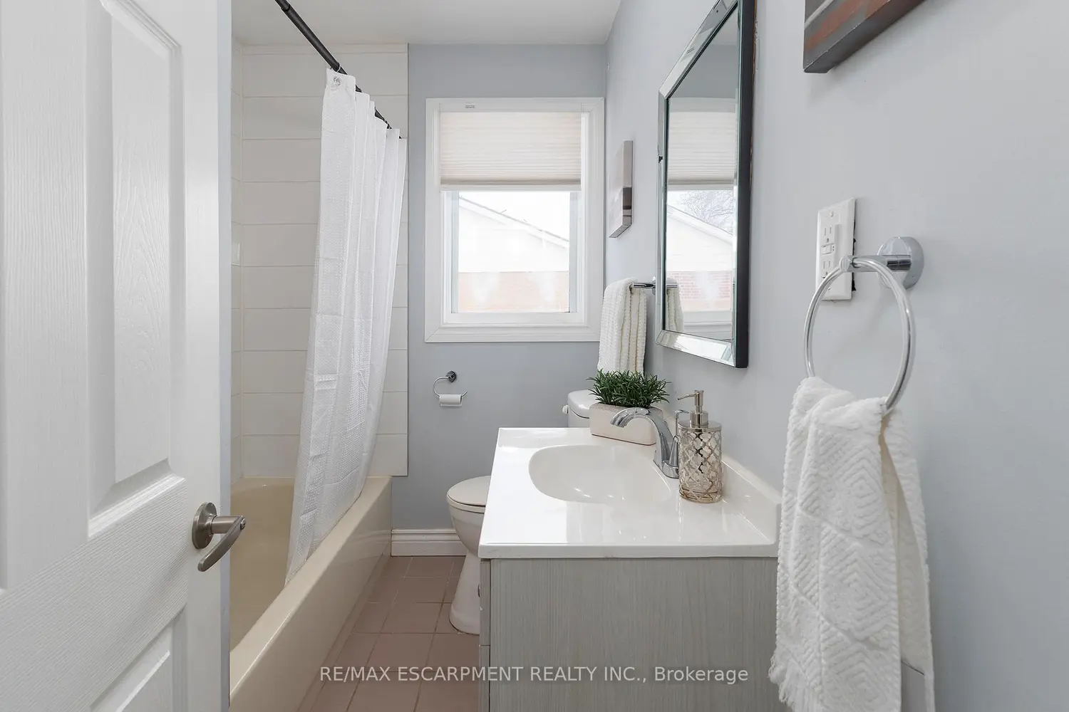 Additional image 12 of 2448 Wilson Street