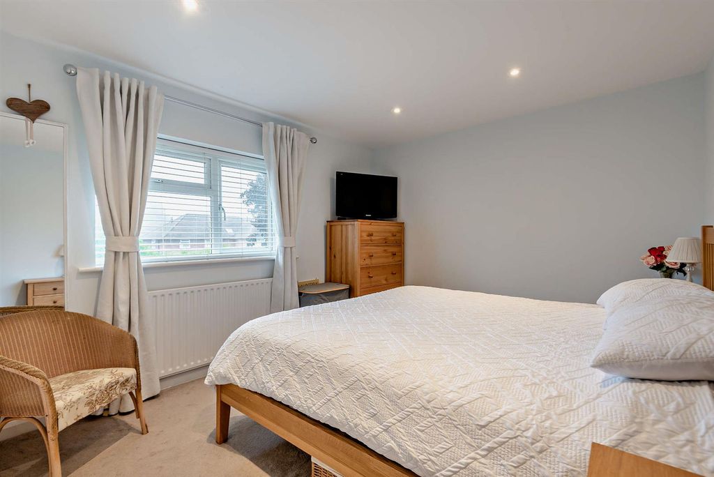 Additional image 12 of 4 bed semi-detached house for saleBracken Way, Chobham, Woking GU24