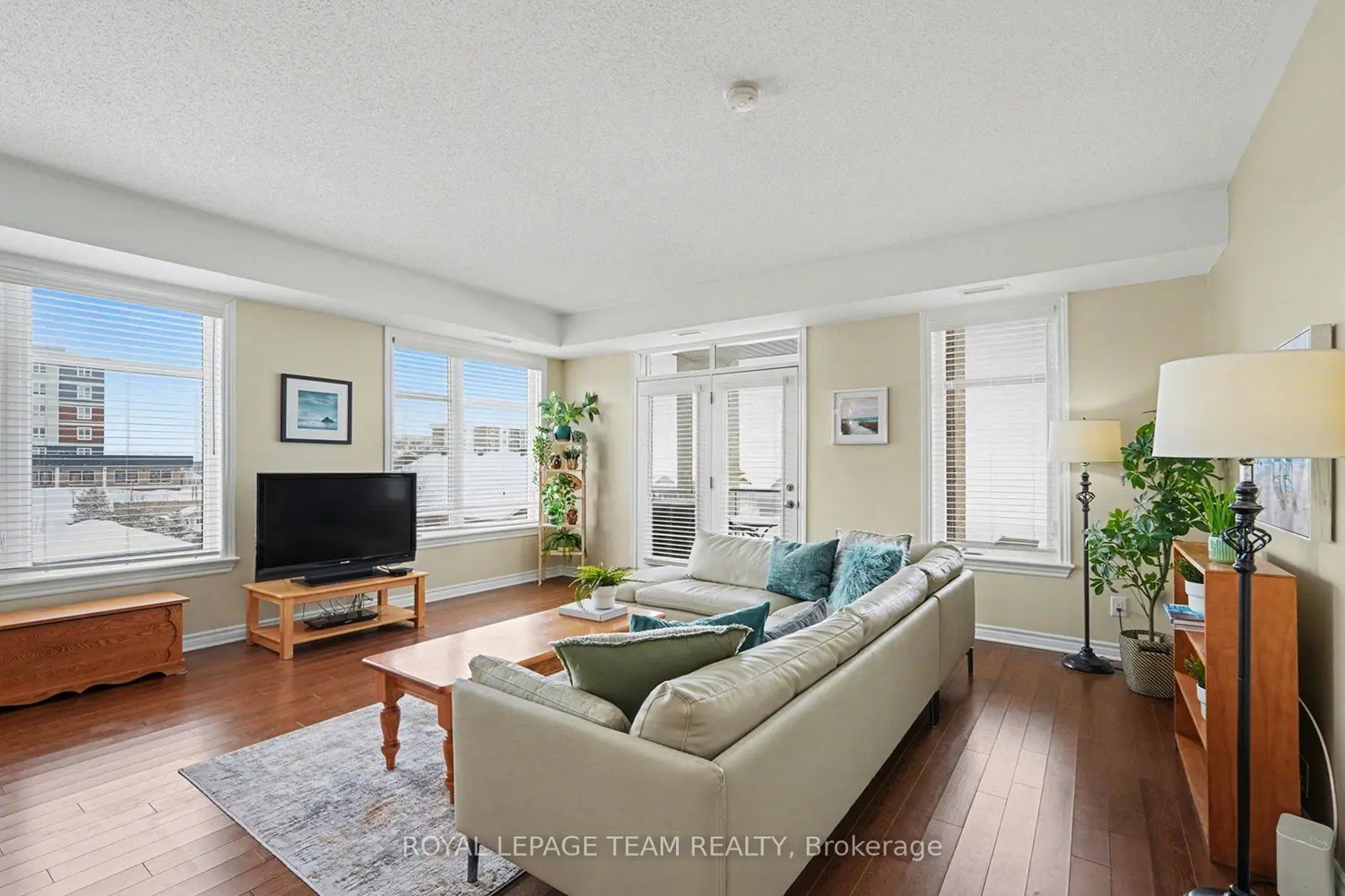 Additional image 7 of 220 Janka Private 202