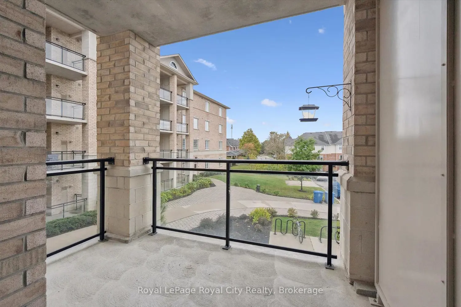 Additional image 15 of 1077 Gordon Street 228