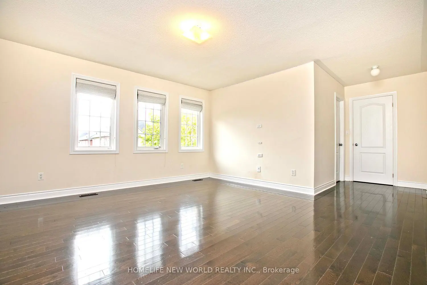 Additional image 19 of 1015 Ralston Crescent