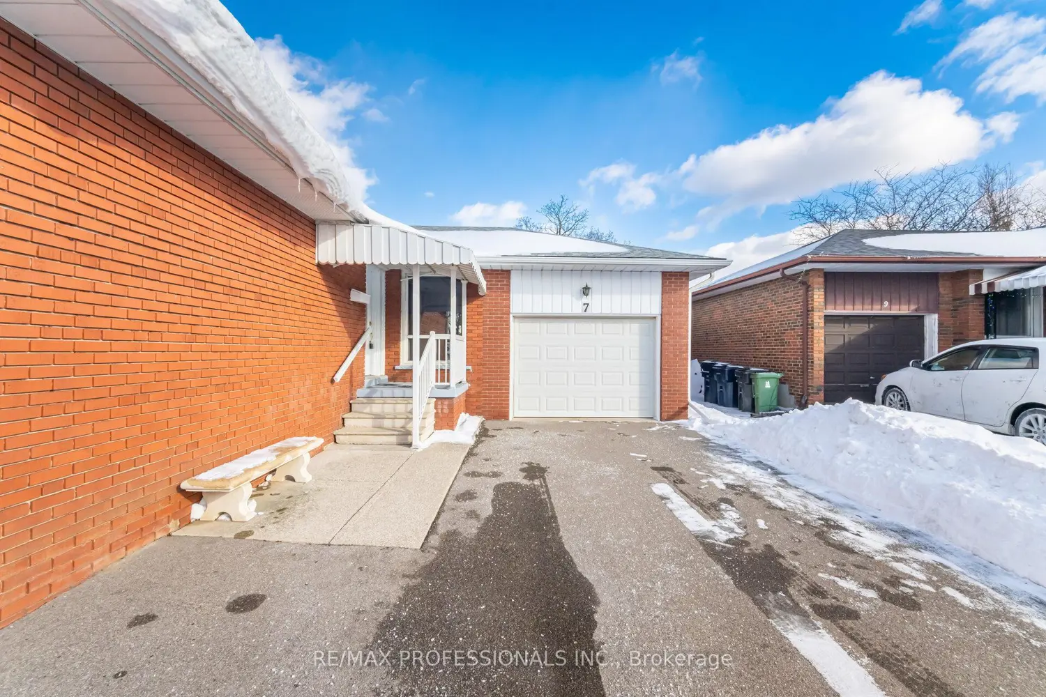 7 Pettit Drive