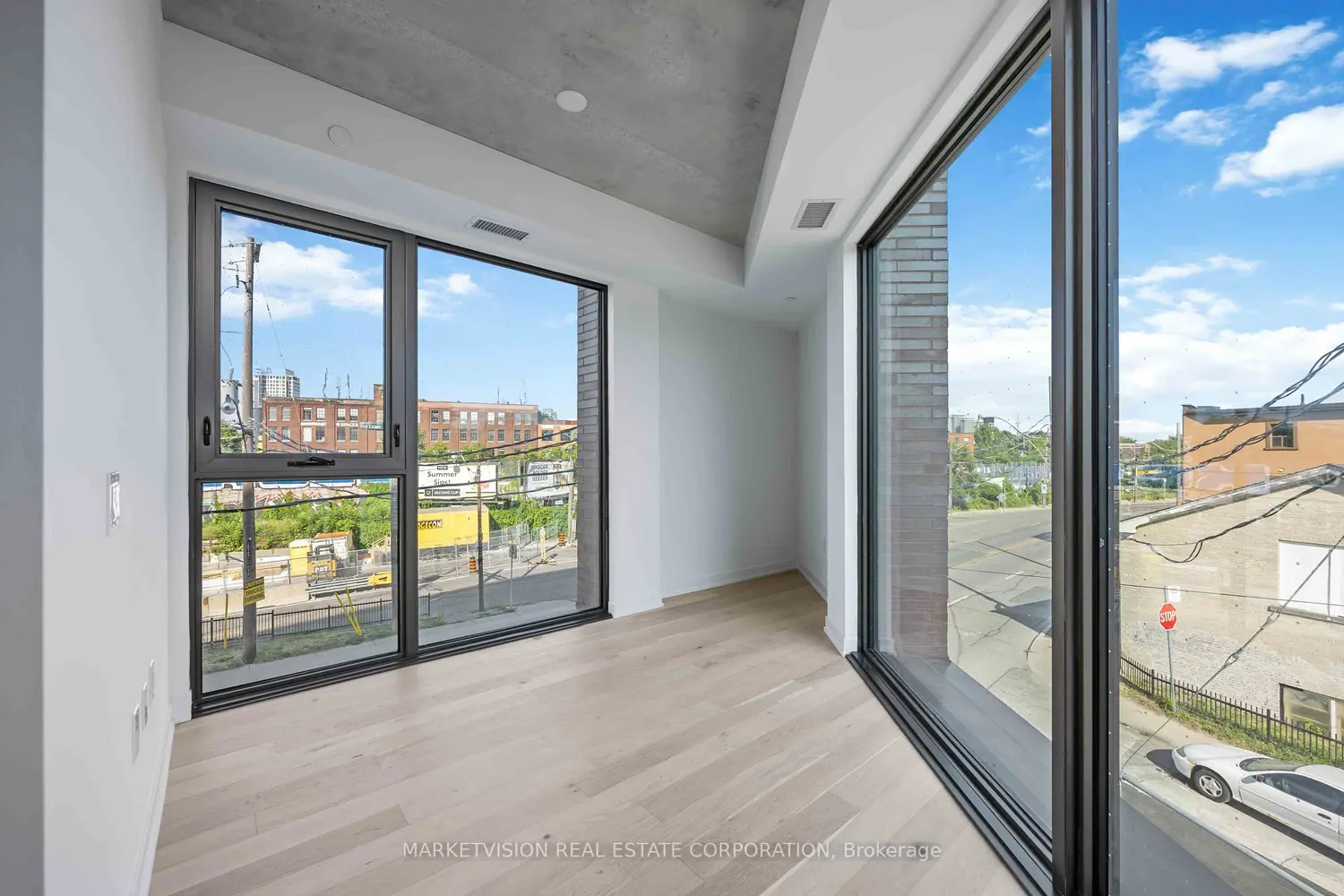 Additional image 12 of 2625 Dundas Street 414