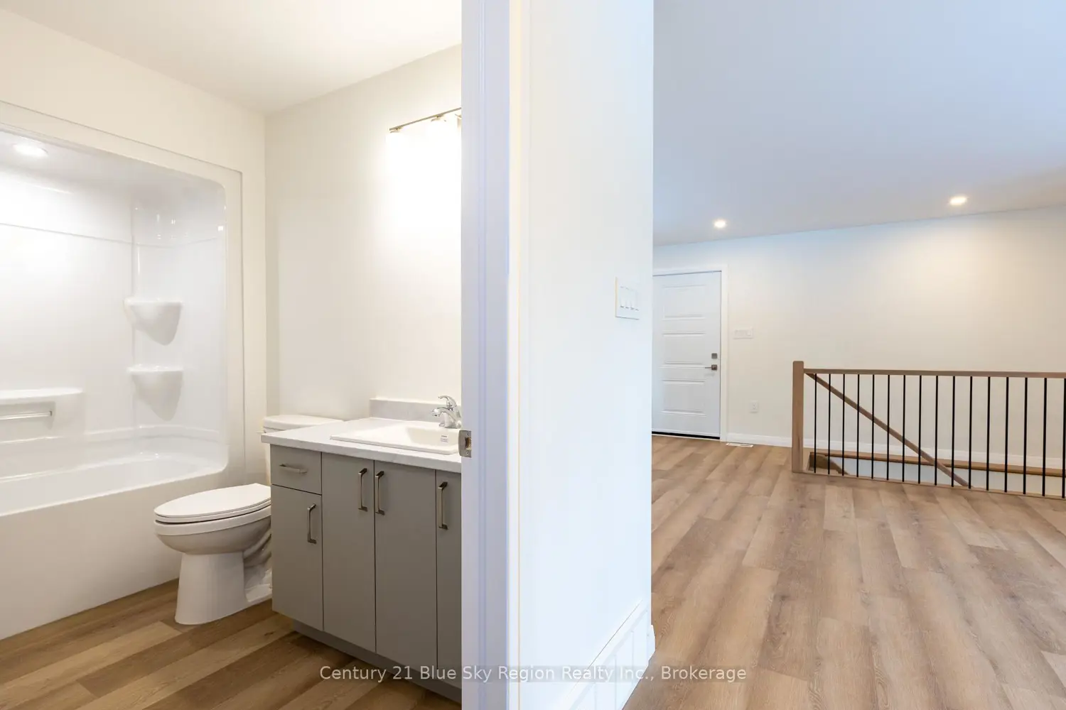 Additional image 14 of 113 Riverside Drive