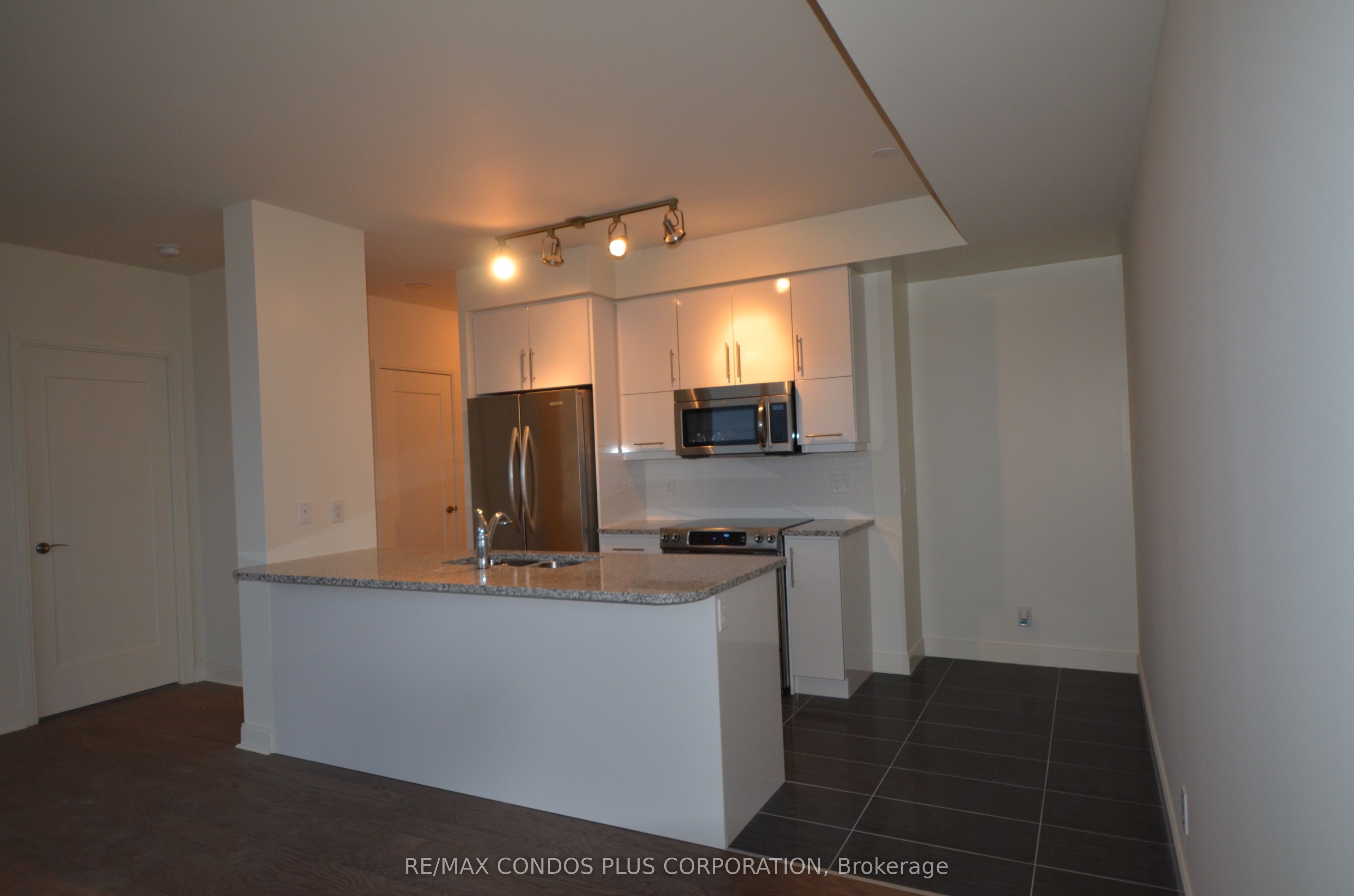 Additional image 3 of 2303-825 Church Street, Toronto, ON, M4W 3Z4