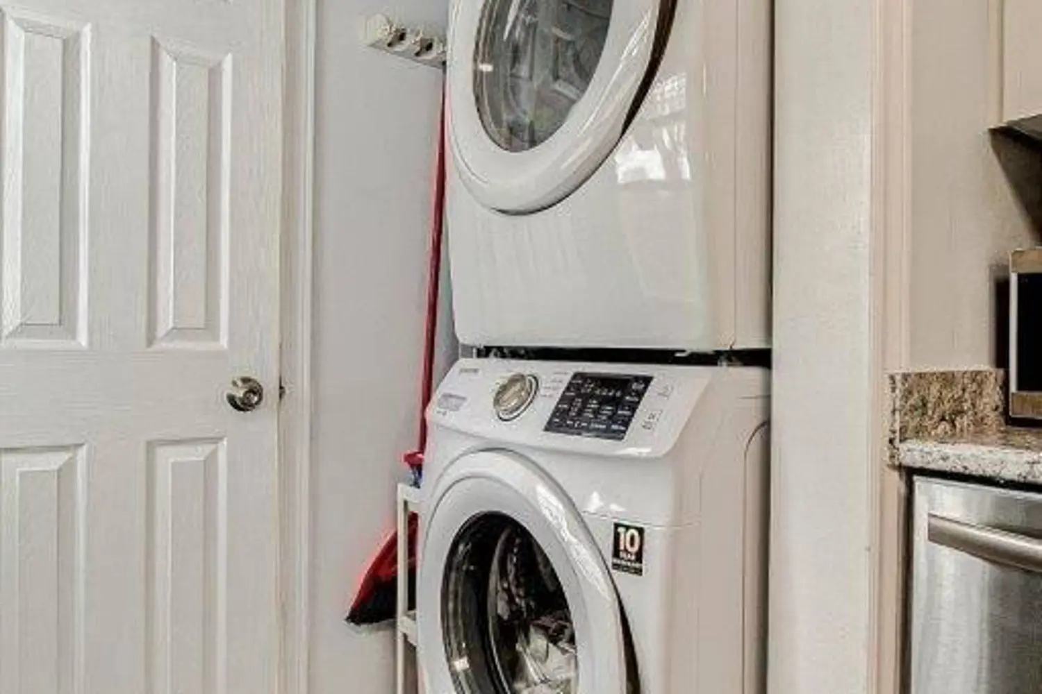 Additional image 12 of 888 Nellis Street