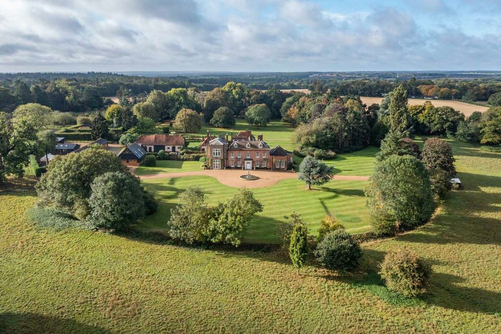 9 bed equestrian for saleAyot St. Peter, Welwyn, Hertfordshire AL6