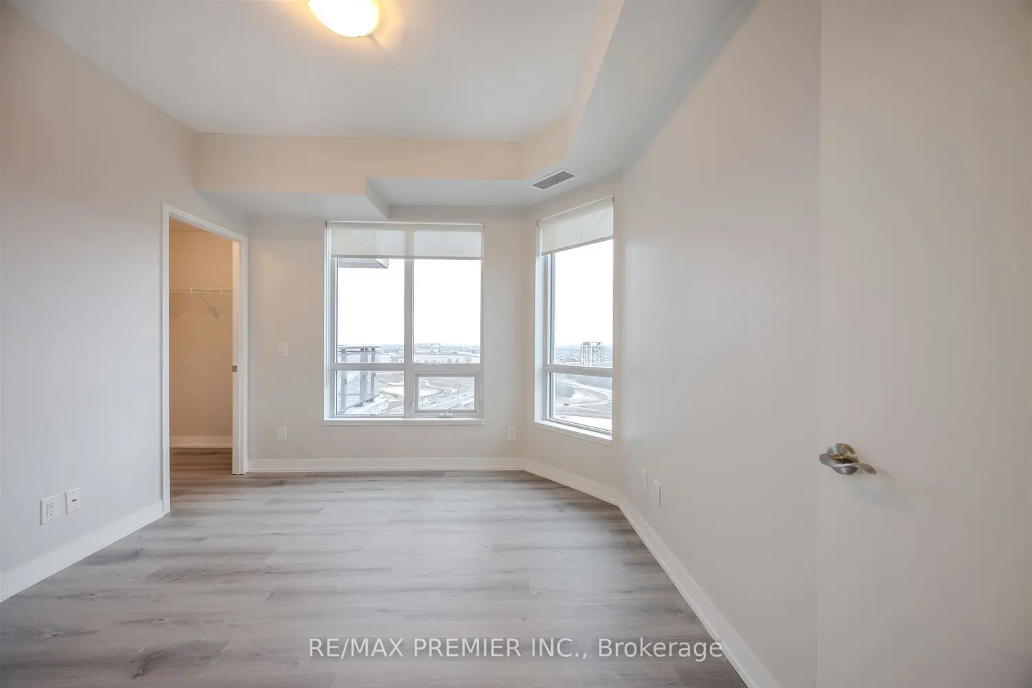 Additional image 13 of 840 Queens Plate Drive 1405