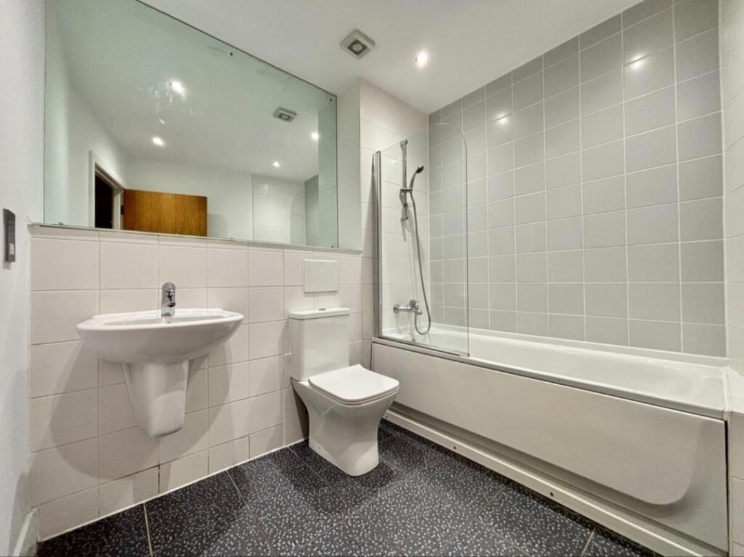 Additional image 5 of 2 Bed Flat, Lake House, M15, N1 7GU