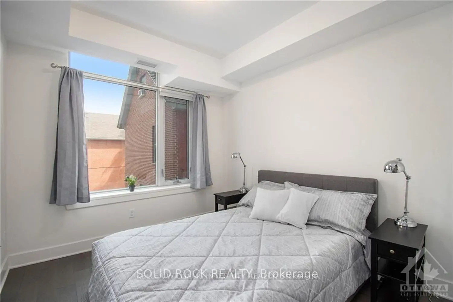 255 Bay Street 213 photo 5
