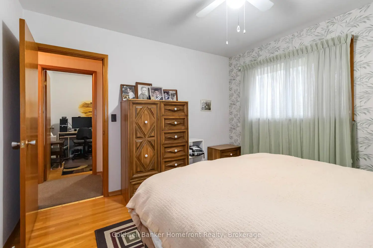 Additional image 13 of 16 Paris Road