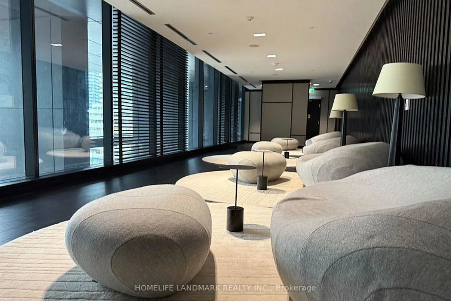 Additional image 16 of 501 Yonge Street 2208