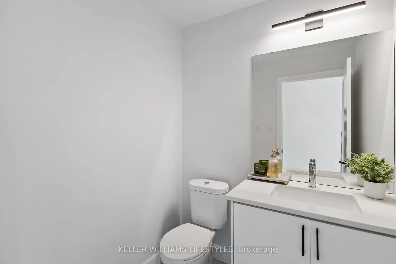 2082 Lumen Drive B117 photo 2