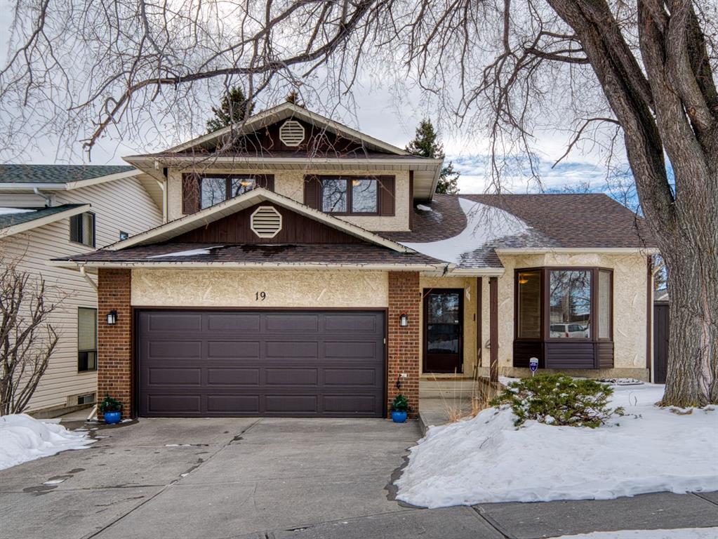 19 Scenic Green NW, Calgary, AB, T3L 1A1