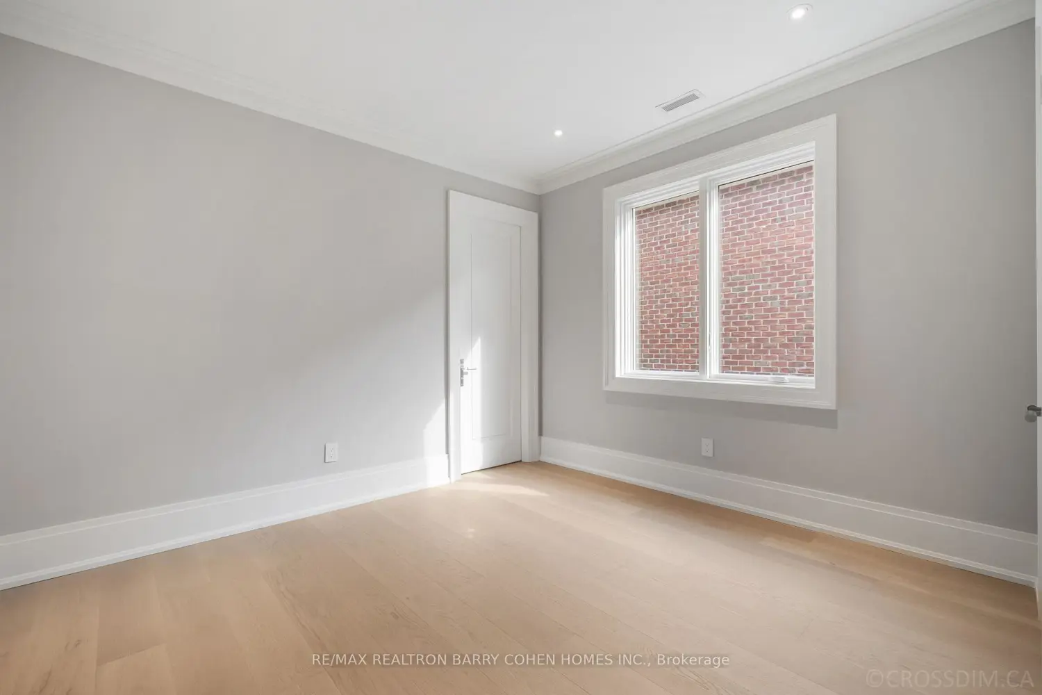 Additional image 14 of 117 Yonge Boulevard