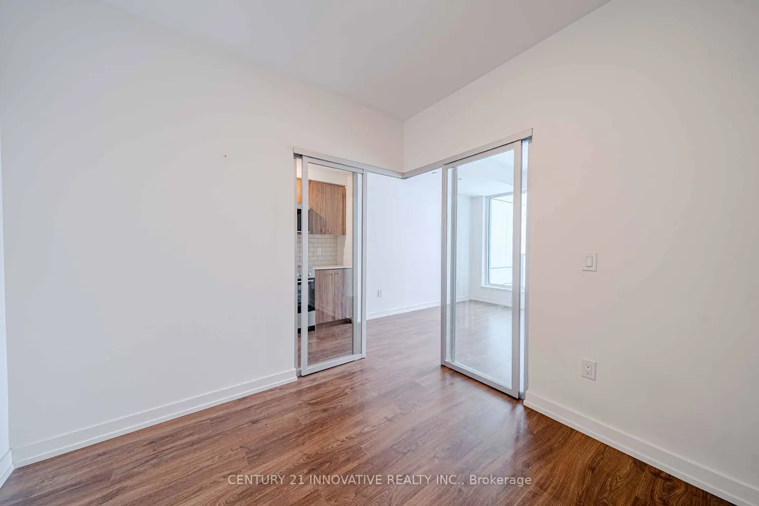 Additional image 11 of 15 Wellington Street 1005