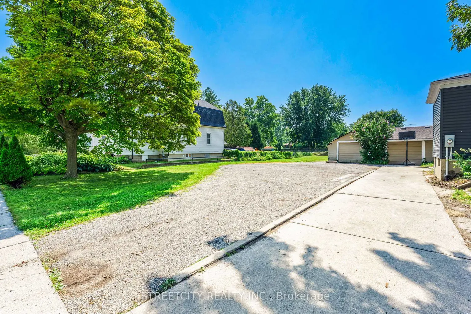 Additional image 5 of 703 Wellington Street