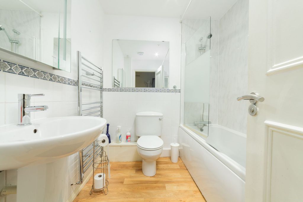 Additional image 7 of 2 bed flat for saleQueens Promenade, Douglas, Isle Of Man IM2