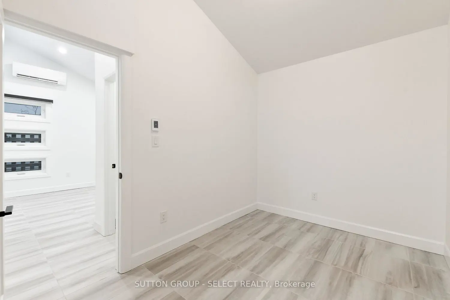 Additional image 18 of 822 Maitland Street