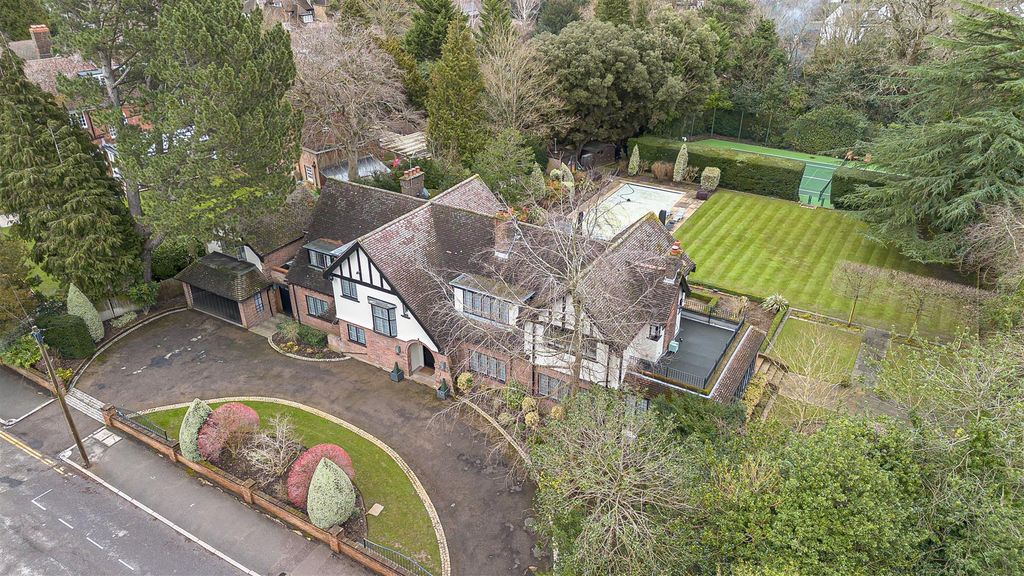 6 bed detached house for saleWills Grove, Mill Hill NW7