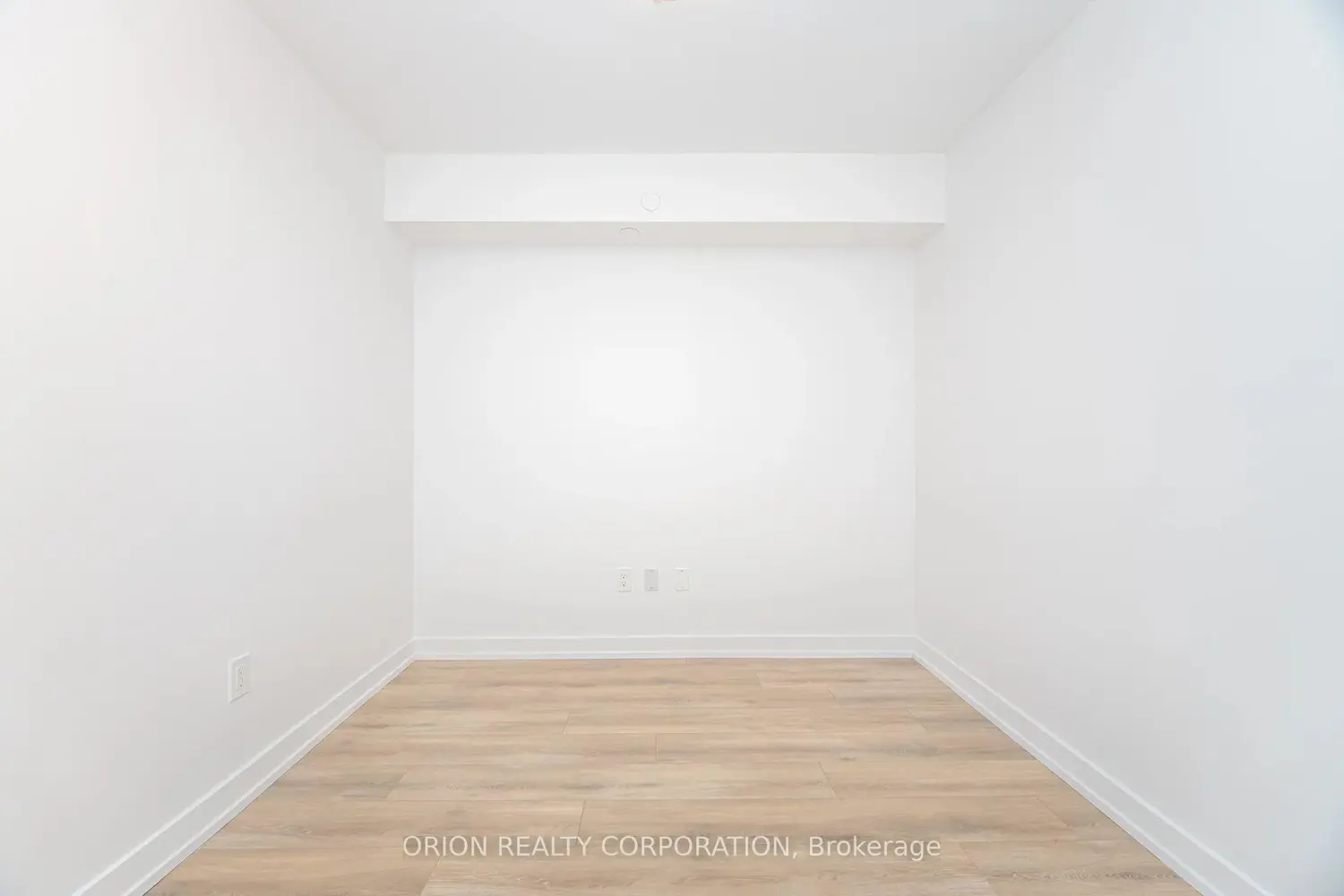 Additional image 10 of 1480 Bayly Street 1103