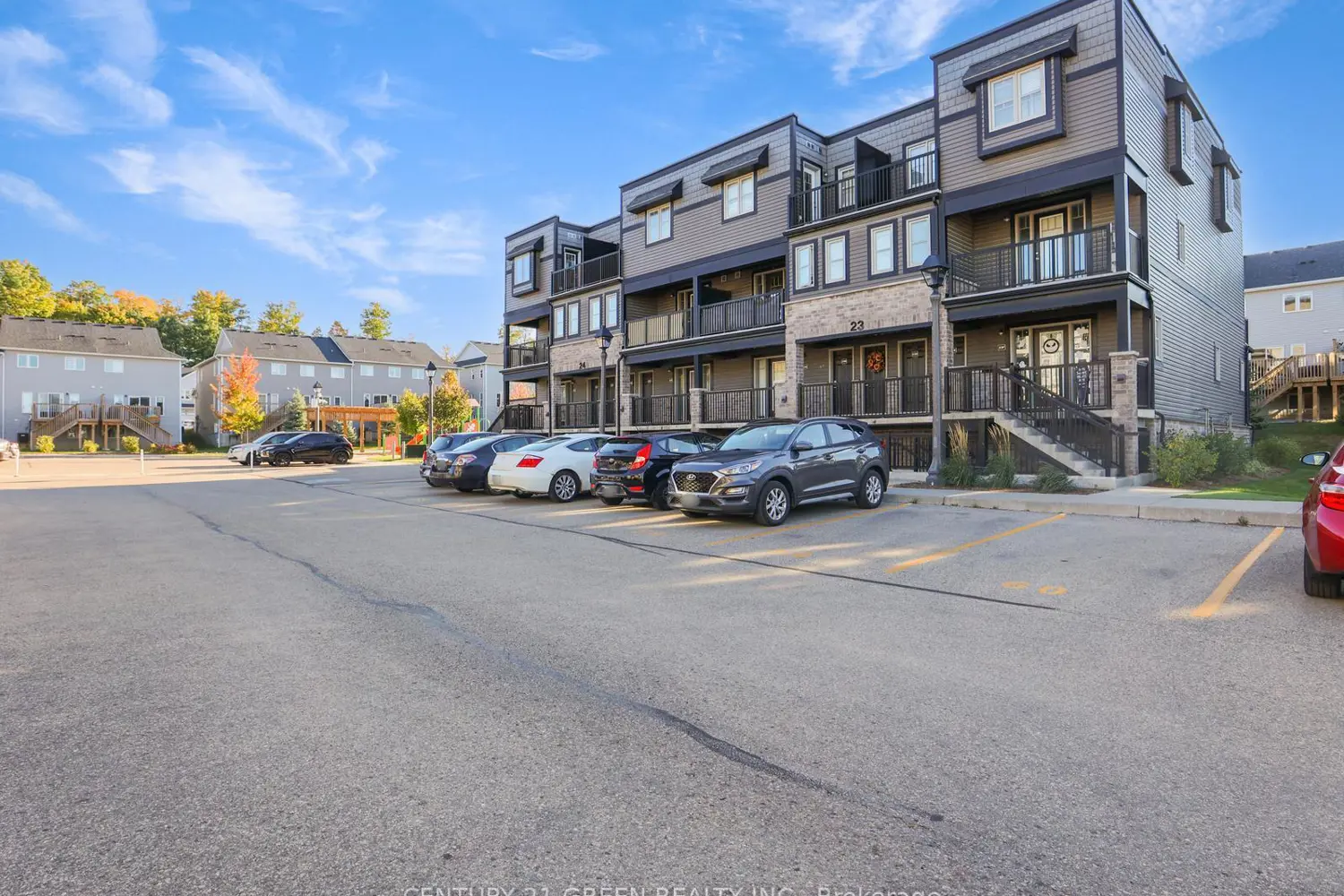 Additional image 2 of 1989 Ottawa Street 23G