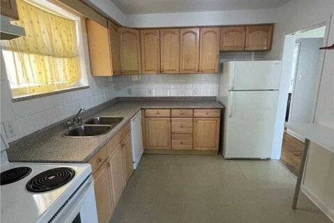Additional image 5 of Main-513 Arlington Avenue, Toronto, ON, M6C 3A6