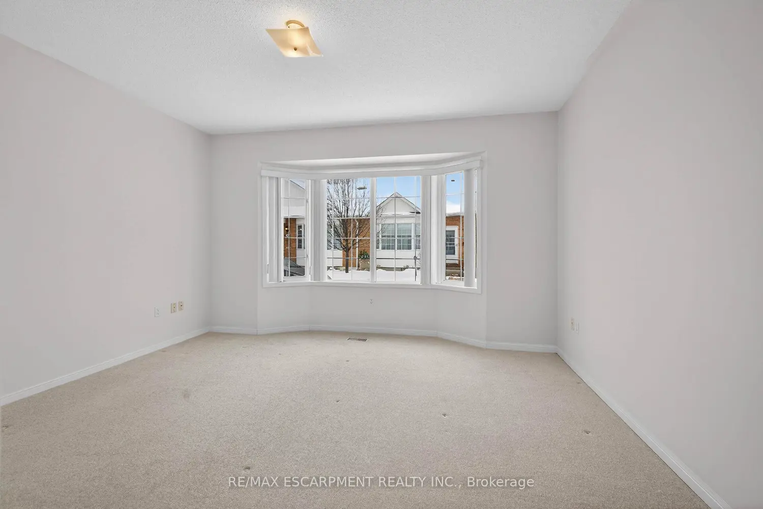 Additional image 10 of 156 Silverbirch Boulevard