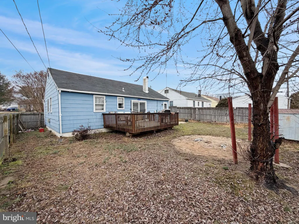 15 Mark Dr, New Castle, DE 19720