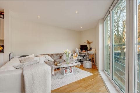 33 Basire Street, London N1