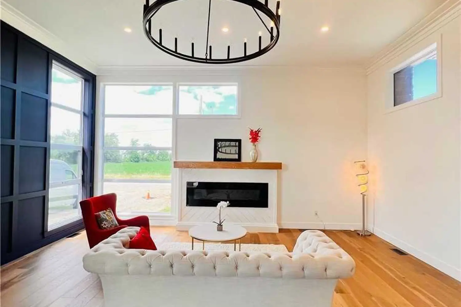 Additional image 5 of 3761 Queen Street