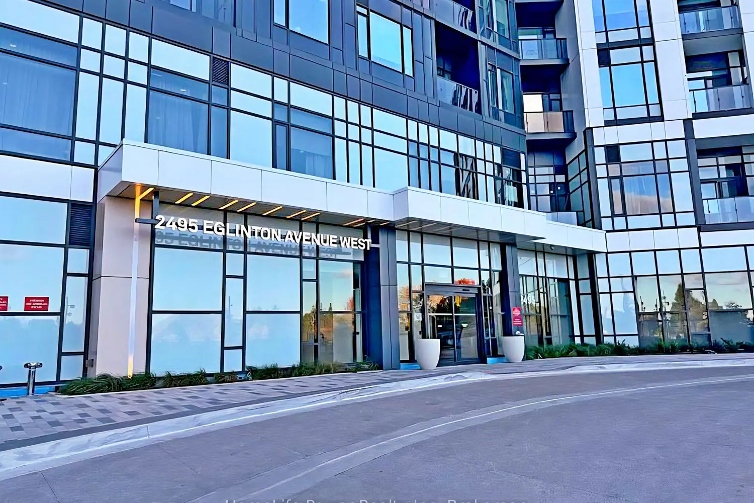 Additional image 2 of 2495 Eglinton Avenue 1902