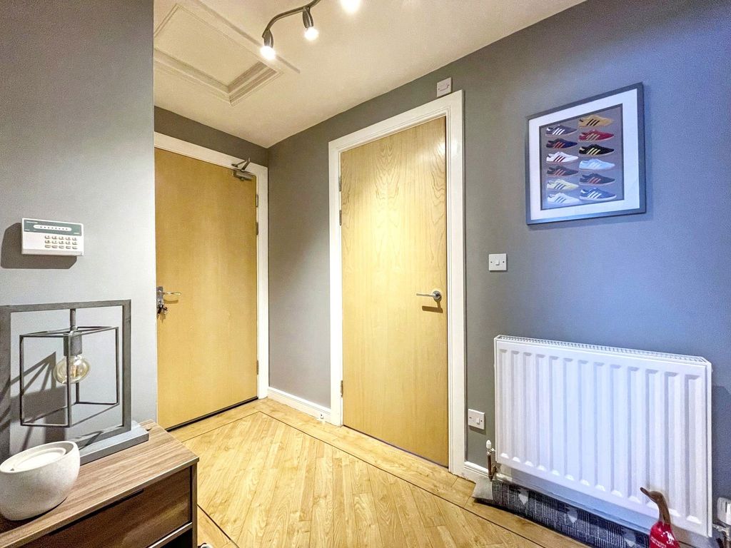 2 bed flat for saleMariners Point, Hartlepool TS24 photo 5