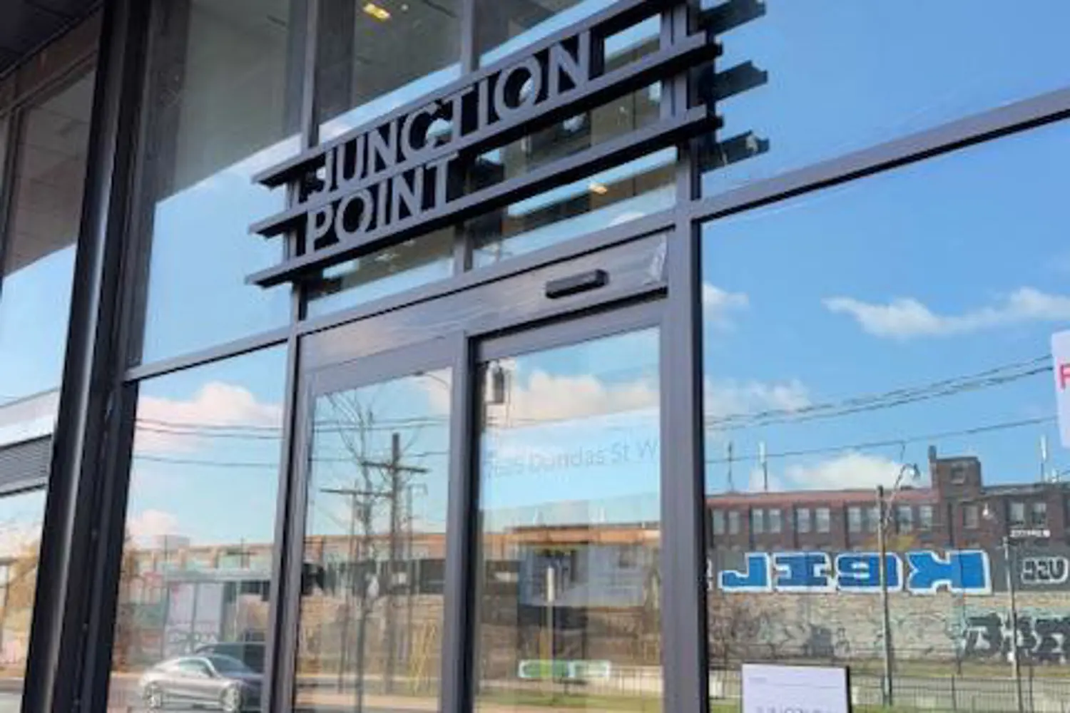 Additional image 12 of 2625 Dundas Street 809