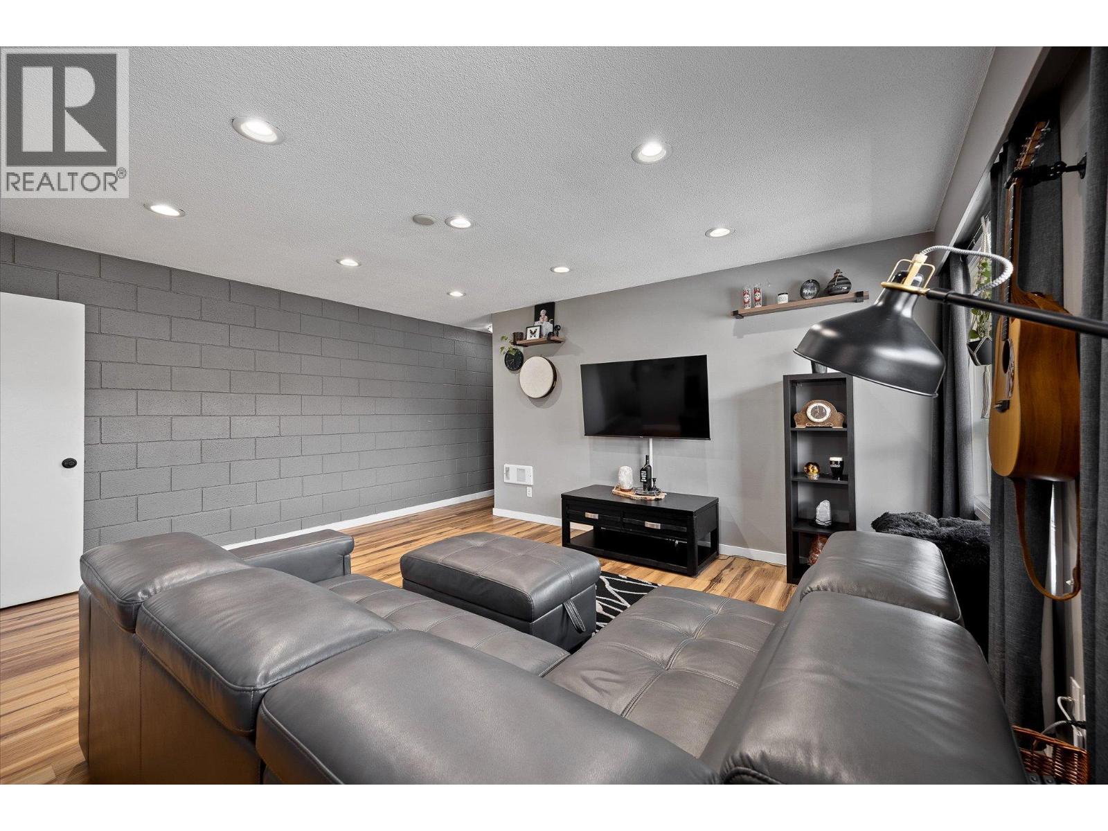 Additional image 5 of 2-1291 Bernard Avenue, Kelowna, BC, V1Y6R3