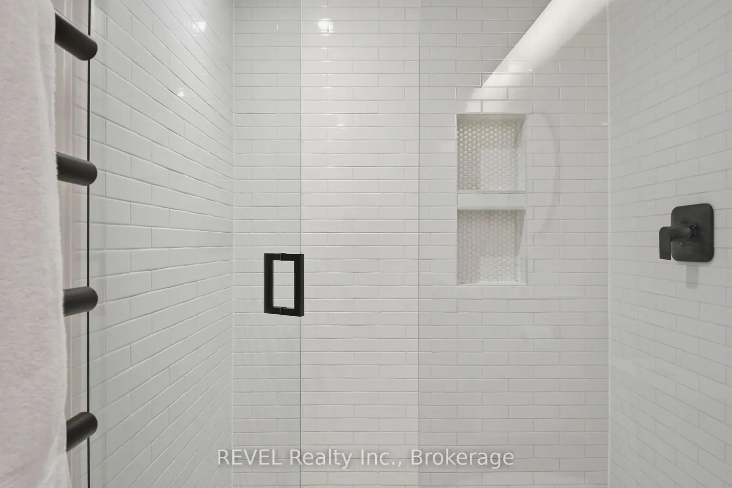 Additional image 17 of 18 Lincoln Avenue