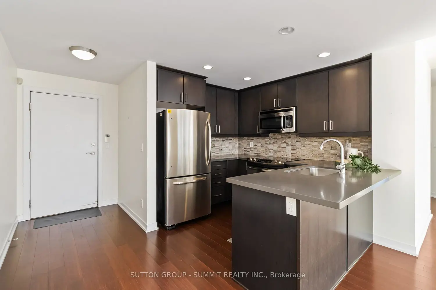 Additional image 3 of 551 Maple Avenue 816