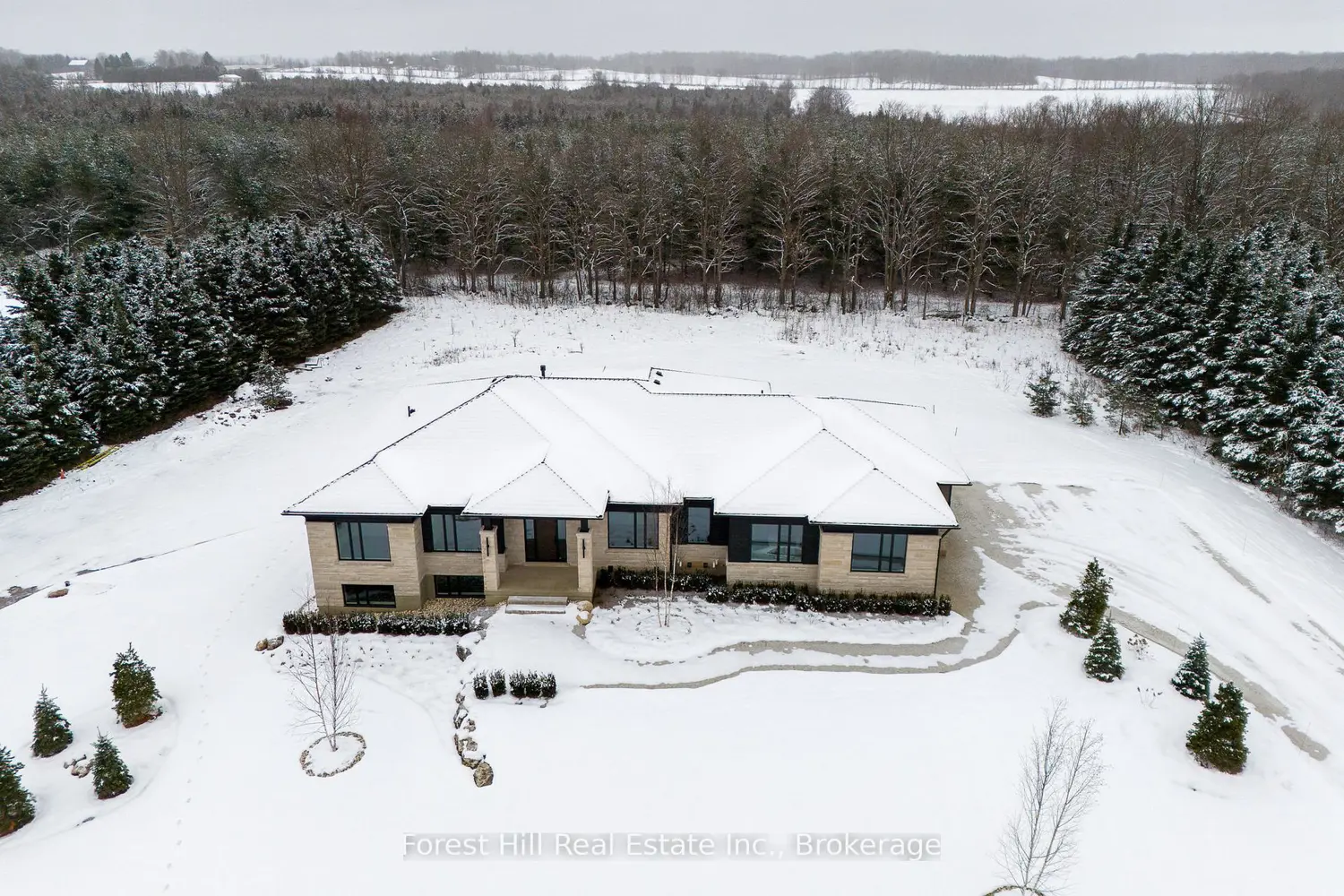 147 Blue Jay Crescent photo 2