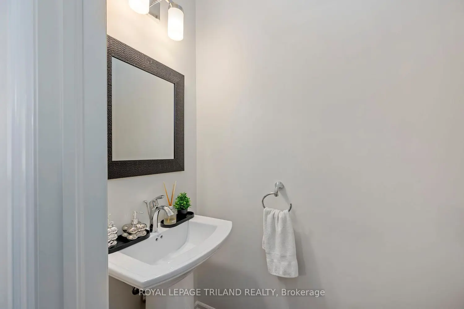 Additional image 12 of 1850 Beaverbrook Avenue 80