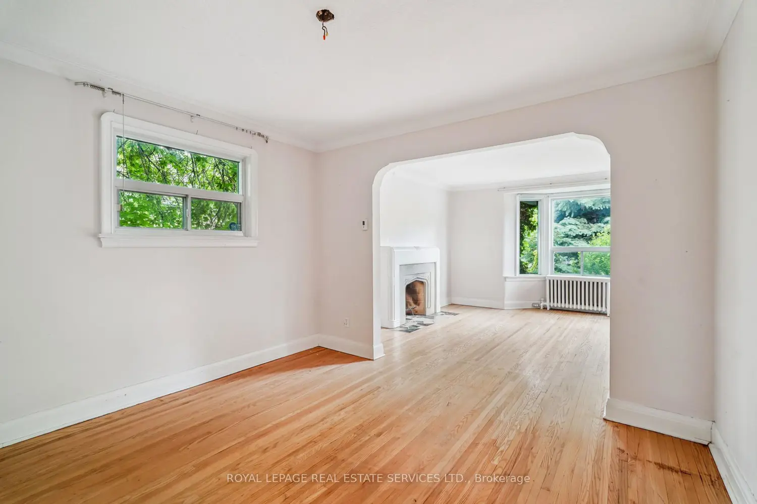 Additional image 6 of 326 Lawrence Avenue