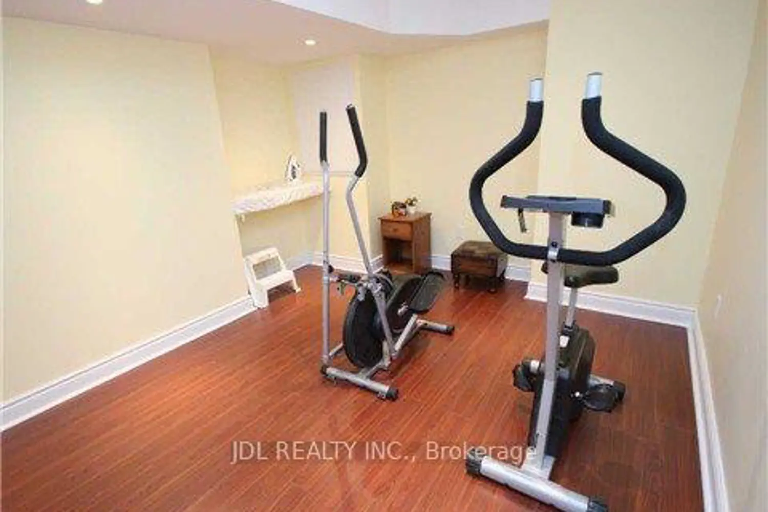 Additional image 17 of 1919 Bur Oak Avenue