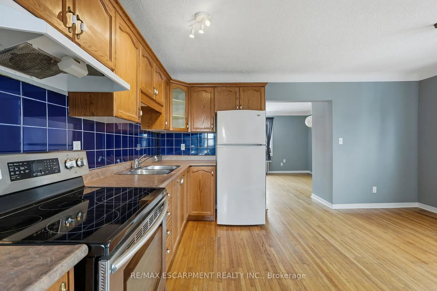 Additional image 11 of 97 Connaught Avenue 10