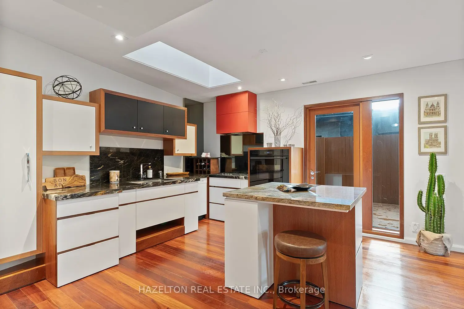 Additional image 3 of 32 Regal Road