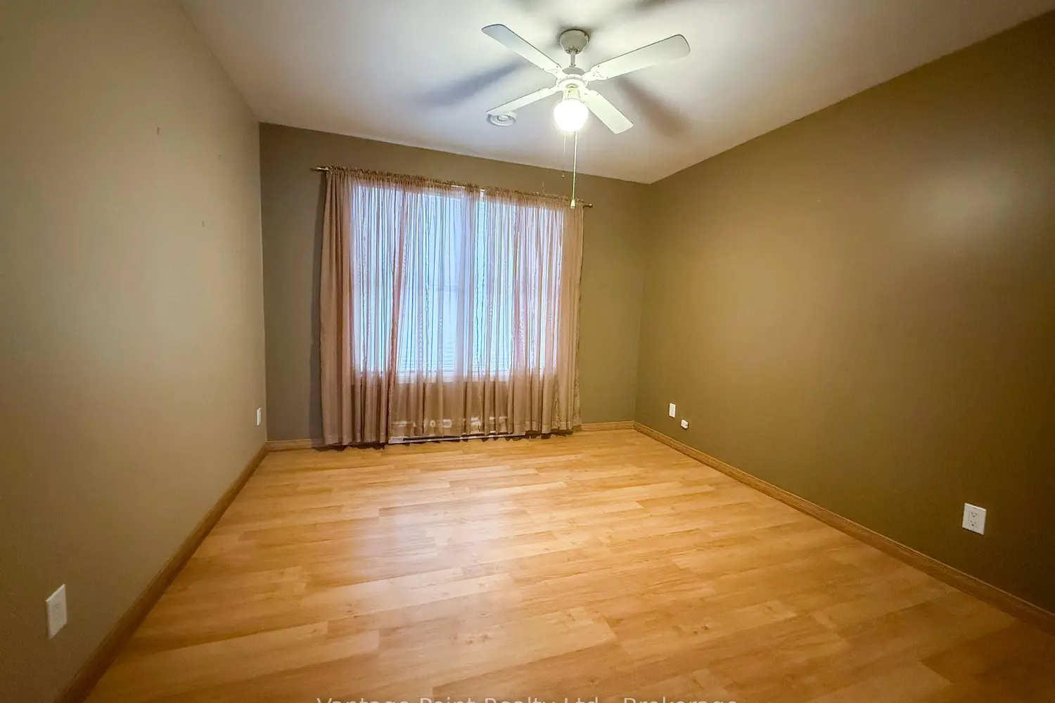 Additional image 11 of 154 15Th Ave Close