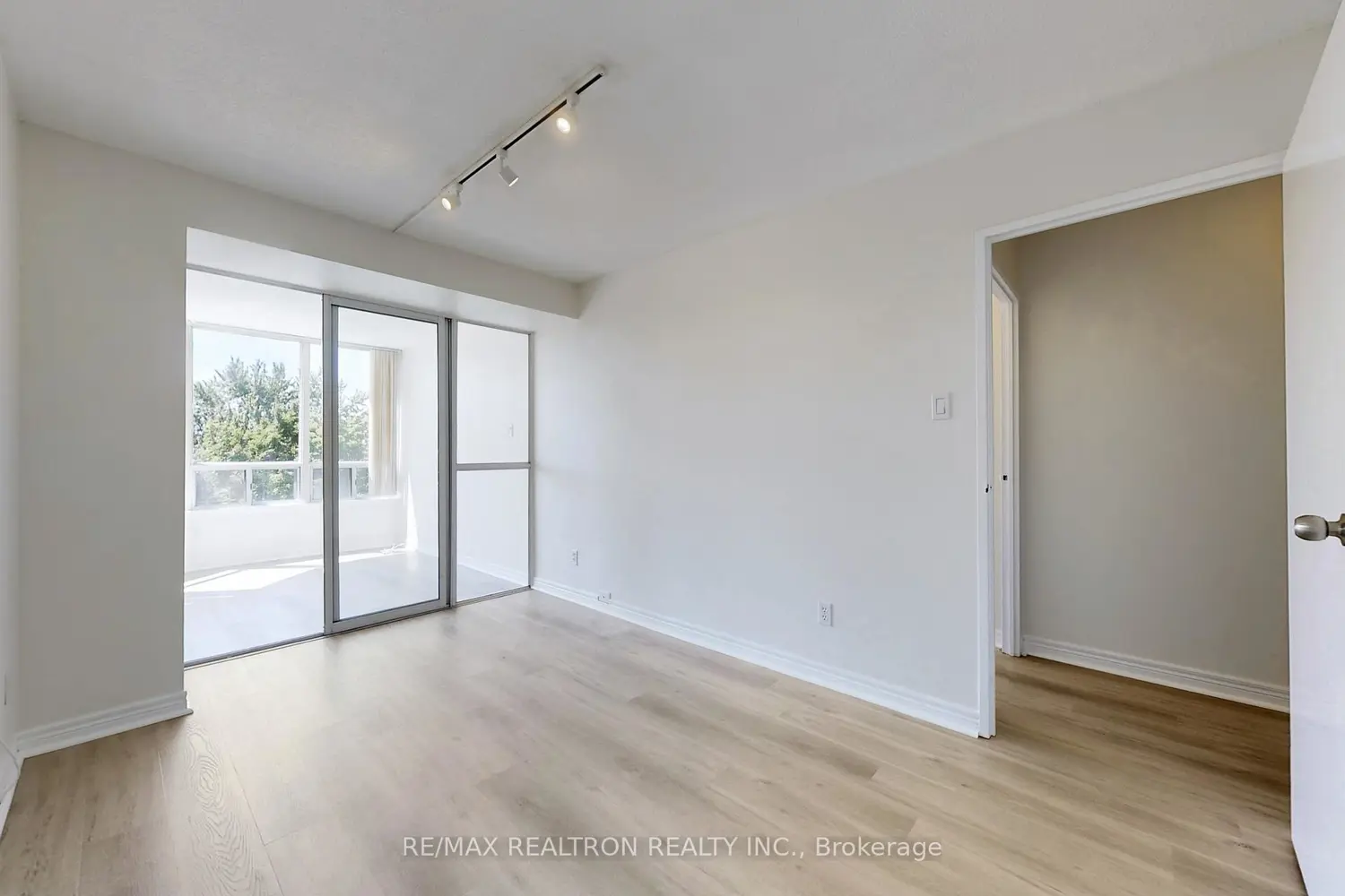 Additional image 10 of 1131 Steeles Avenue 407